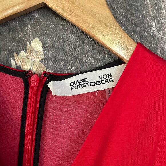 Diane Von Furstenberg Red Floral Print Crossover Farren Jumpsuit Size Medium - Picture 7 of 9